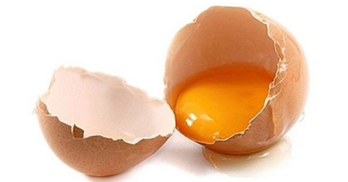 Как снять негатив сырым яйцом
