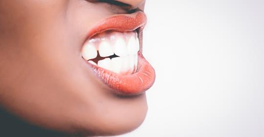 Уход за зубами: 10 простых способов отбеливания зубов естественным способом в домашних условиях