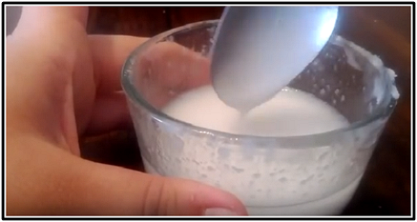 Умывайте лицо кокосовым маслом и содой 3 раза в неделю, и вот что случится в течение месяца! (видео)