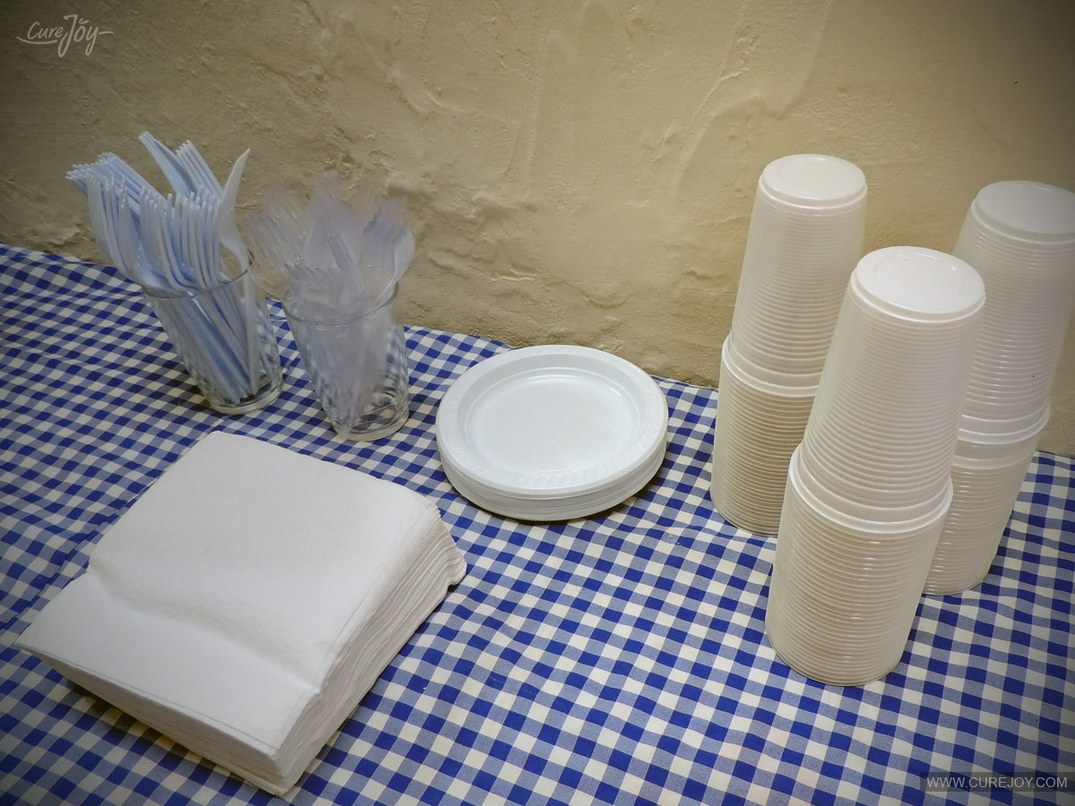 Прощайте, пластиковые тарелки и приборы, - говорит Франция