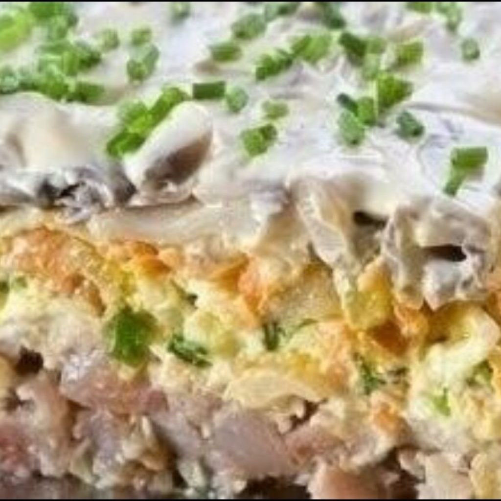 ​​Очень вкусный салатик с селедкой