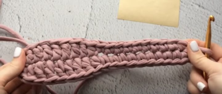 Шикарные тапочки с двойной подошвой из трикотажной пряжи Шикарные тапочки с двойной подошвой из трикотажной пряжи