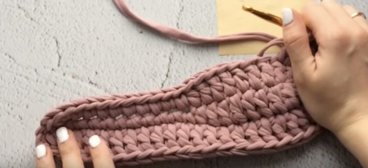 Шикарные тапочки с двойной подошвой из трикотажной пряжи Шикарные тапочки с двойной подошвой из трикотажной пряжи