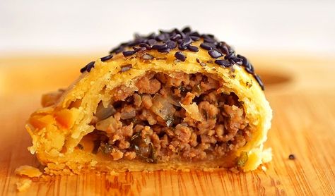 Сегодня испекла обалденную лёгкую запеканку из куриной грудки, за вечер уже пол-пирога съели — вкуснотище!