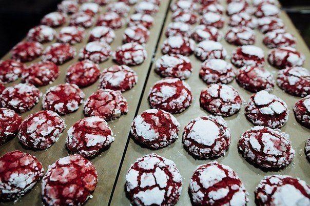 Печенье «Красный бархат» — яркое, ароматное и очень вкусное. Печенье «Красный бархат» — яркое, ароматное и очень вкусное.