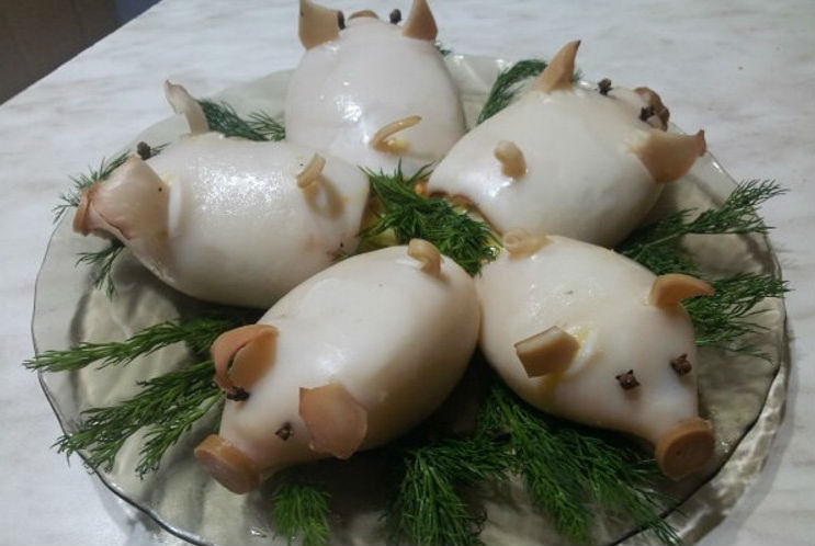 Очень вкусные фаршированные кальмары. Вся семья в восторге!