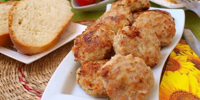 Тетя из Киева меня научила их готовить: вкуснейшие зразы с грибами Тетя из Киева меня научила их готовить: вкуснейшие зразы с грибами