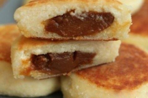 СЫРНИКИ С ВАРЕНОЙ СГУЩЕНКОЙ