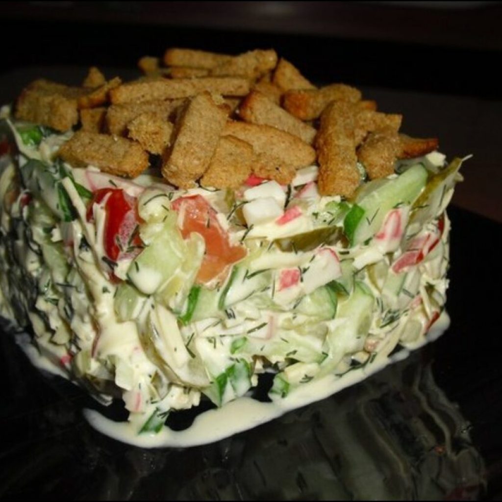 ​​Салат с сухариками “Сочная Хрустяшка”