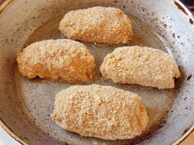 Котлеты по-киевски Котлеты по-киевски