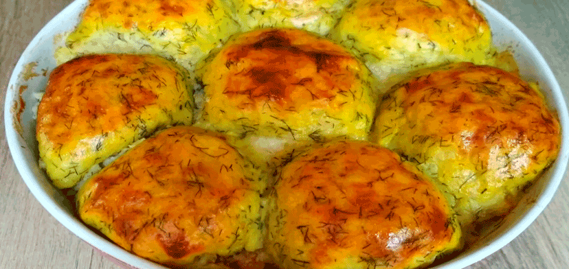 Сытное и очень вкусное горячее блюдо из картофеля и фарша для большой семьи Сытное и очень вкусное горячее блюдо из картофеля и фарша для большой семьи