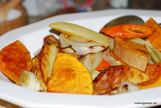 Незатейливое, но вкусное блюдо — запеченный лаваш с фаршем в духовке. Незатейливое, но вкусное блюдо — запеченный лаваш с фаршем в духовке.