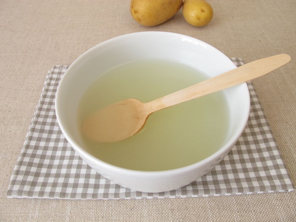 Вот что делать с водой, в которой варилась картошка. Советы от моей бабушки