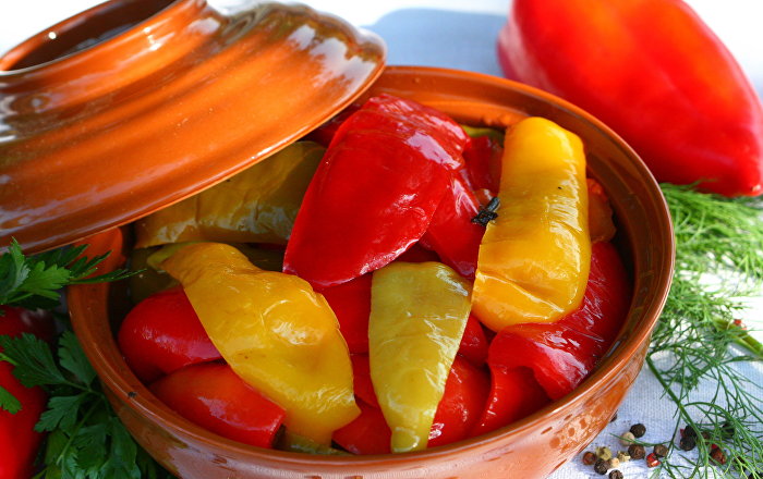 Как замариновать сладкий красный перец: вкусный и простой рецепт.
