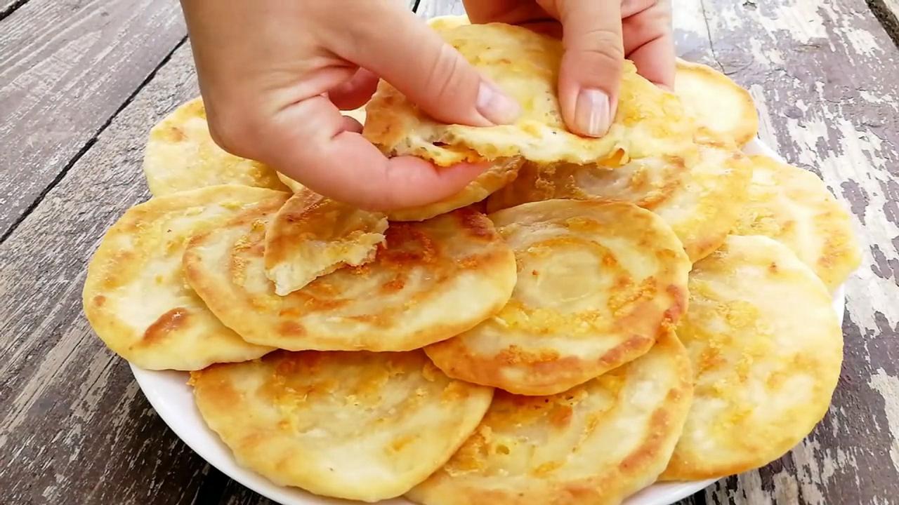 Сметут со стола за минуту! Быстрые лепешки за 10 минут на сковороде