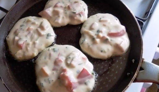 Завтрак-фурор: оладьи со вкусом пиццы