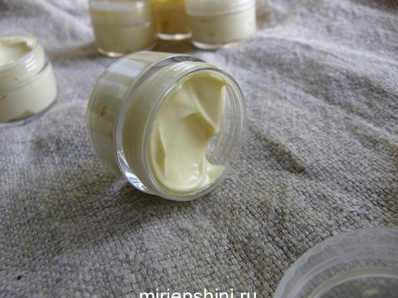 Как избавиться от морщин, темных кругов под глазами и сыпи. Этот на 100 % натуральный продукт может храниться в твоем холодильнике!