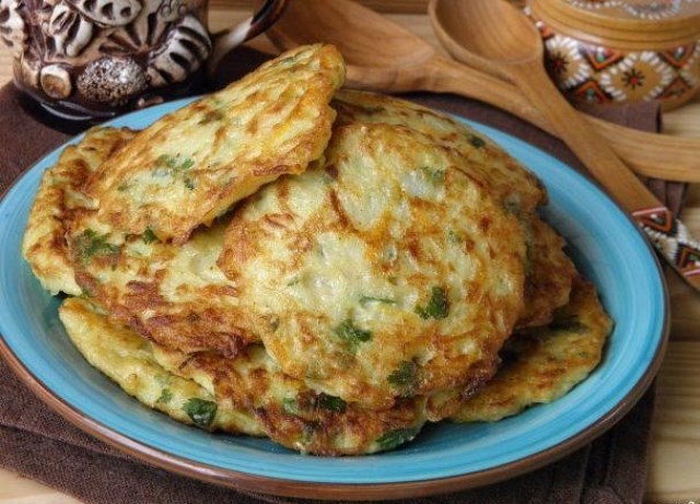 Самые вкусные оладьи из кабачков на свете! Таких сочный нежный аппетитных вкусняшек точно не пробовали! Делюсь фирменным рецептом.