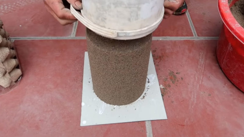 Необычный цветочный горшок для сада из цемента и лотка для яиц