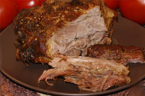 Мясо приготовленное этим способом — невероятно сочное и ароматное