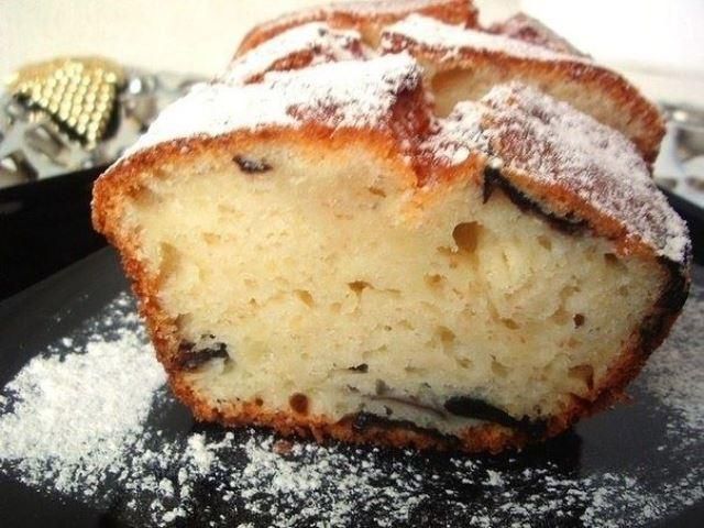 Нежный творожный кекс с черносливом — необычный, мягкий и воздушный!
