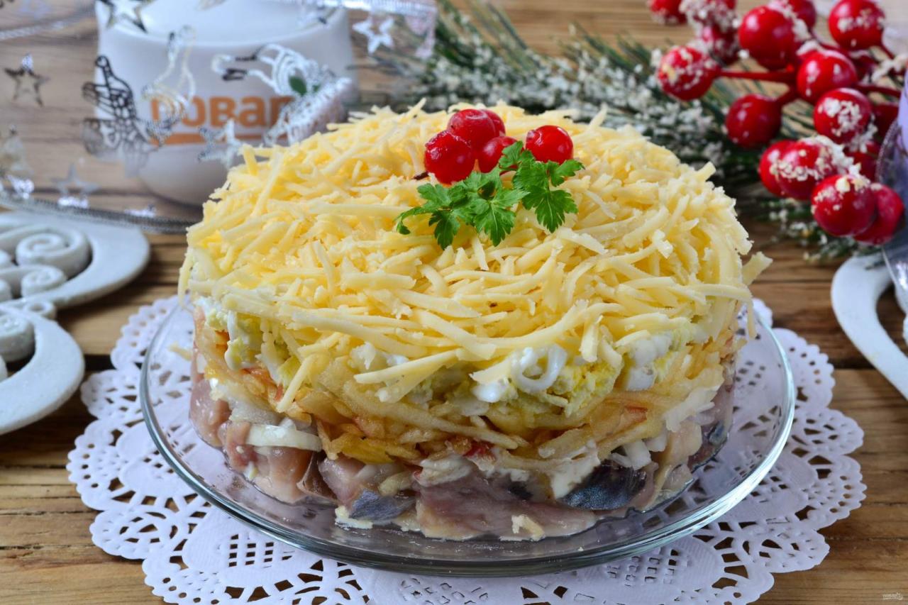Новогодний салат “Селедка под снегом”