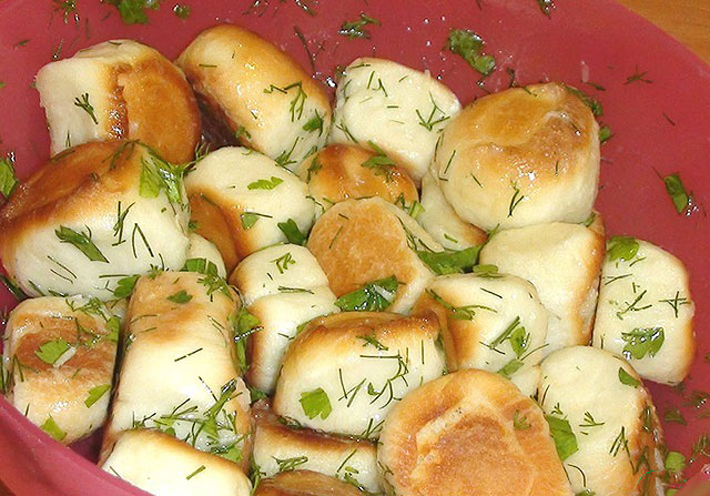 Балабушки с чесноком Балабушки с чесноком