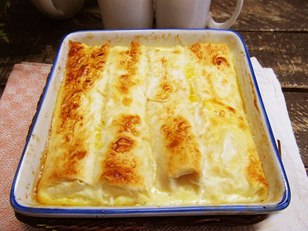 Десерт из лаваша с творогом