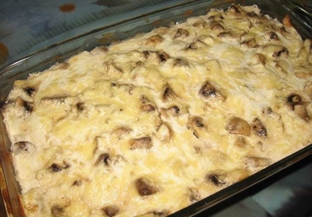 Куриная запеканка с грибами. Этому блюду нет сравнений! Отличная штука! Мои в восторге!
