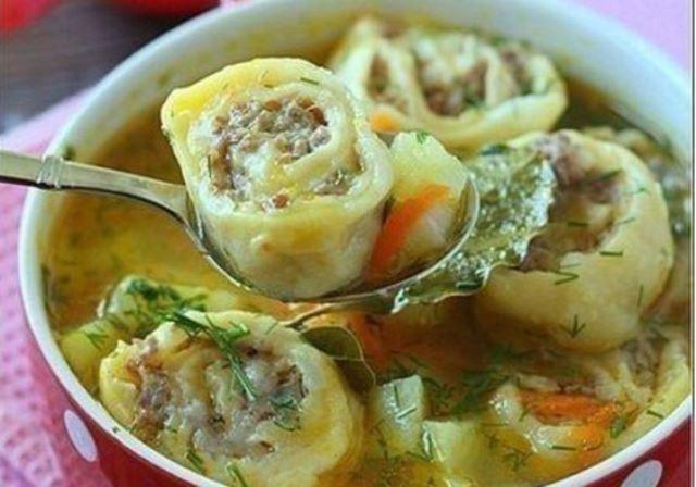 САМОЕ НЕОБЫЧНОЕ БЛЮДО ЭТОГО ГОДА: КАРТОФЕЛЬНЫЙ СУП С ЛЕНИВЫМИ ПЕЛЬМЕНЯМИ