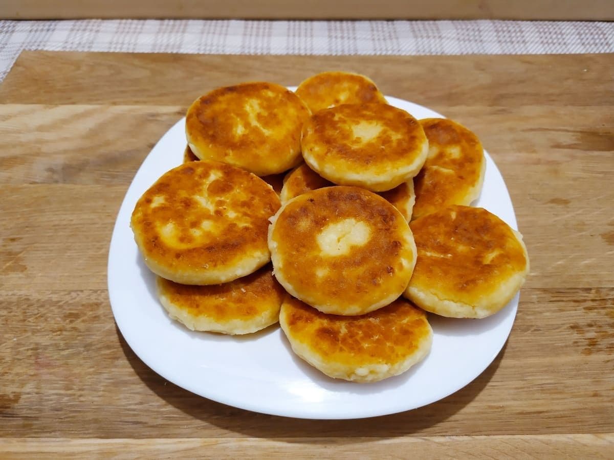 Сырники больше не жарю, а выпекаю. Пышные и очень вкусные!