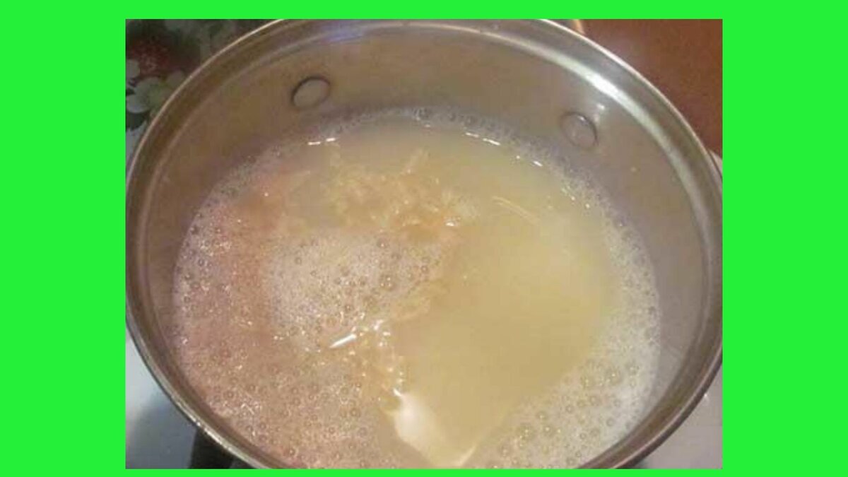 Моя духовка аж блестит. Рассказываю, как быстро и дешево отмываю духовку средством, которое всегда есть под рукой на нашей кухне