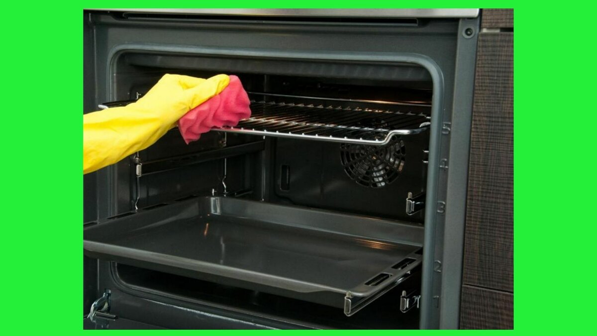 Моя духовка аж блестит. Рассказываю, как быстро и дешево отмываю духовку средством, которое всегда есть под рукой на нашей кухне