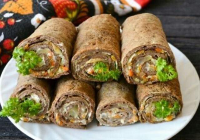 Вкуснейшие рулетики из печеночных блинчиков. Потрясающая закуска, которая подойдет к любому столу.