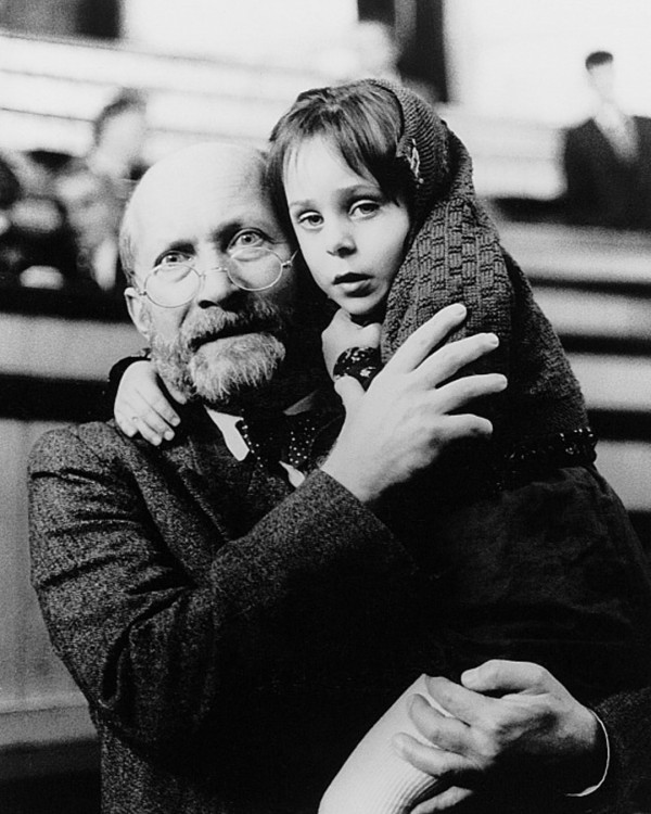 10 заповедей родителям от человека, вошедшего в газовую камеру вместе с детьми