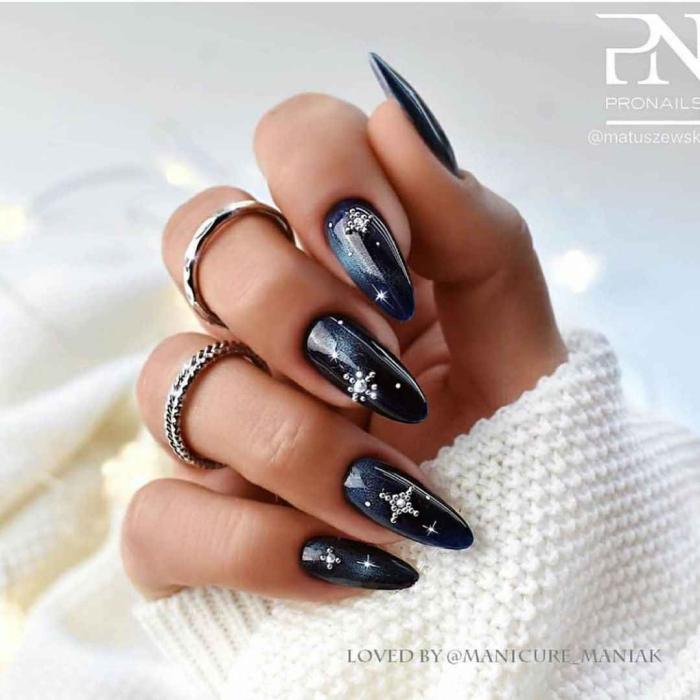 Рождественский маникюр 2021: 80+ непревзойденных фото идей