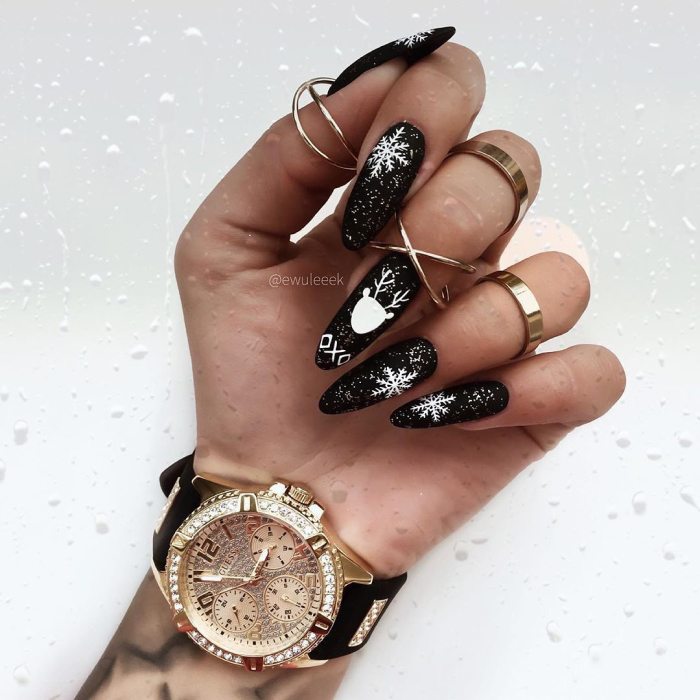 Рождественский маникюр 2021: 80+ непревзойденных фото идей