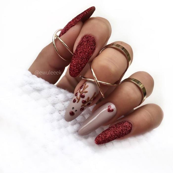 Рождественский маникюр 2021: 80+ непревзойденных фото идей
