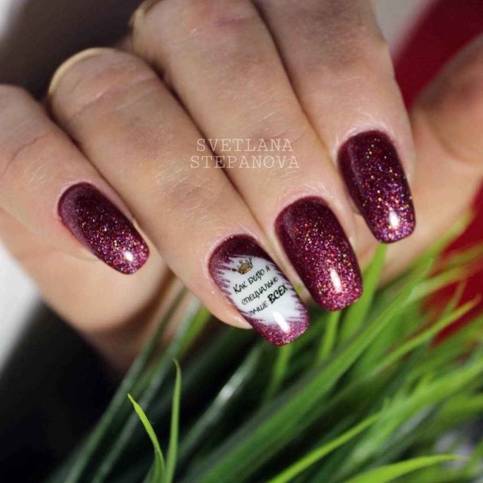 Рождественский маникюр 2021: 80+ непревзойденных фото идей