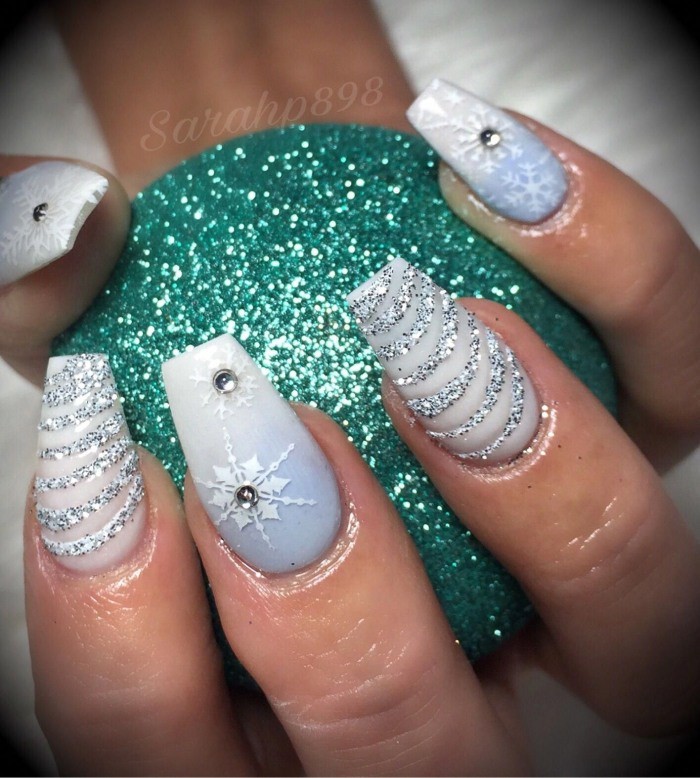Рождественский маникюр 2021: 80+ непревзойденных фото идей
