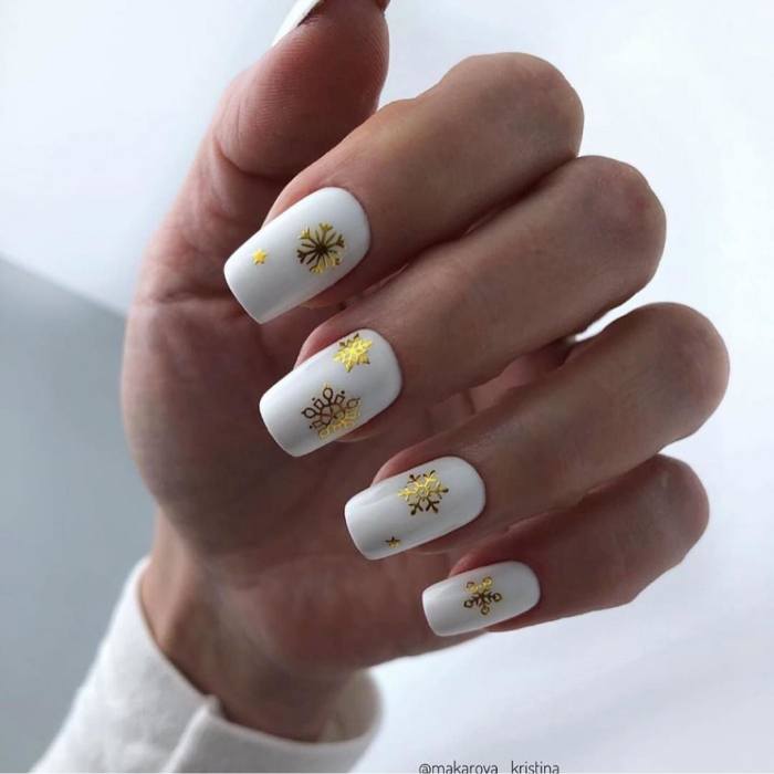 Рождественский маникюр 2021: 80+ непревзойденных фото идей