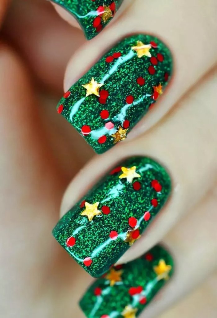 Рождественский маникюр 2021: 80+ непревзойденных фото идей