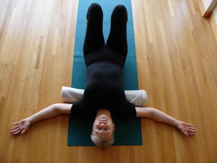 Как убрать живот с помощью полотенца по японской методике