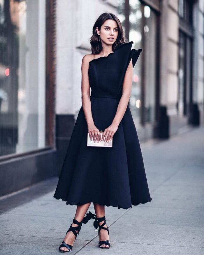 В чем встретить Новый год 2021: радужный спектр для Белого Быка