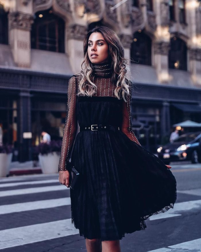 В чем встретить Новый год 2021: радужный спектр для Белого Быка