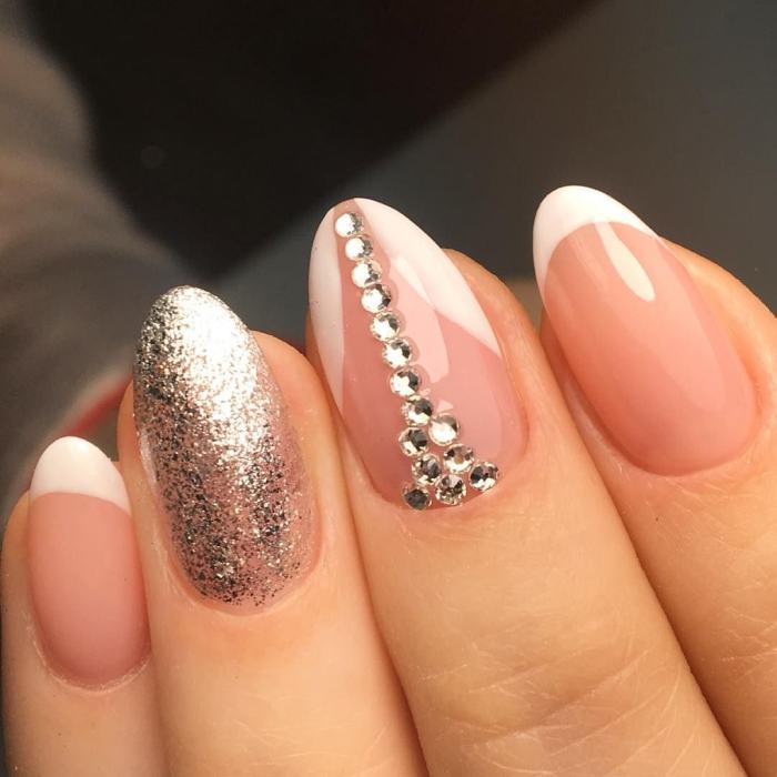 В чем встретить Новый год 2021: радужный спектр для Белого Быка