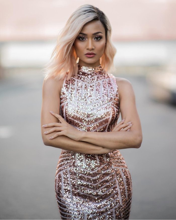 В чем встретить Новый год 2021: радужный спектр для Белого Быка