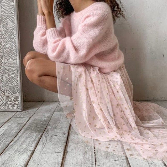 В чем встретить Новый год 2021: радужный спектр для Белого Быка